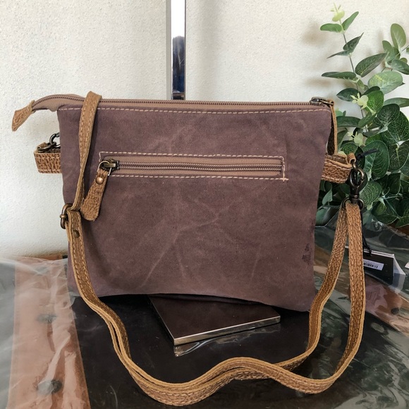 Myra bag staggering Crossbody Upcycled Purse - Picture 4 of 6